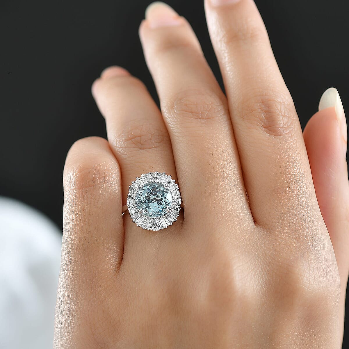 Certified & Appraised 10K White Gold AAA Mangoro Aquamarine, Luxuriant Diamond (G-H, SI) (0.59 cts) Ring (Size 10.5) 3.00 ctw image number 2