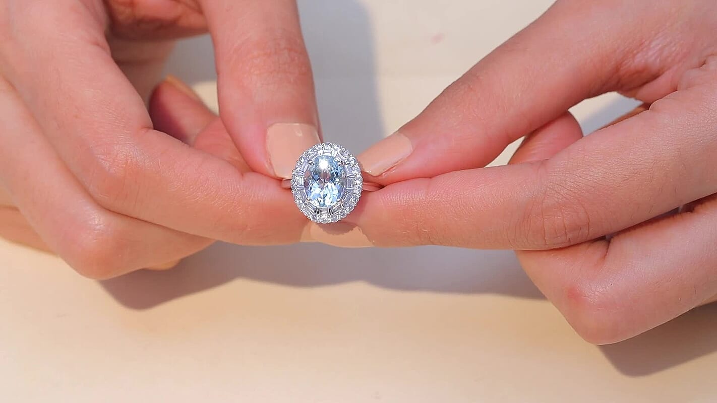 Certified & Appraised 10K White Gold AAA Mangoro Aquamarine, Luxuriant Diamond (G-H, SI) (0.74 cts) Cocktail Ring (Size 10.0) 3.11 ctw