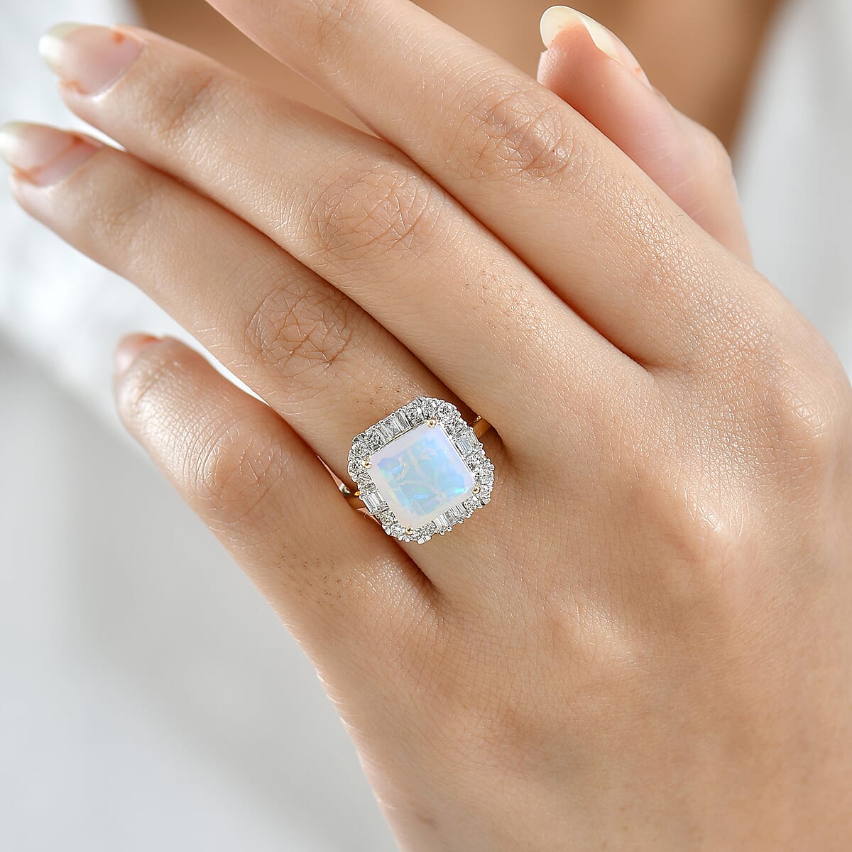 Doorbuster Certified & Appraised AAA Ethiopian Welo Opal and Luxuriant Diamond G-H SI 3.30 ctw Ring in 10K Yellow Gold (Size 8.0) image number 2