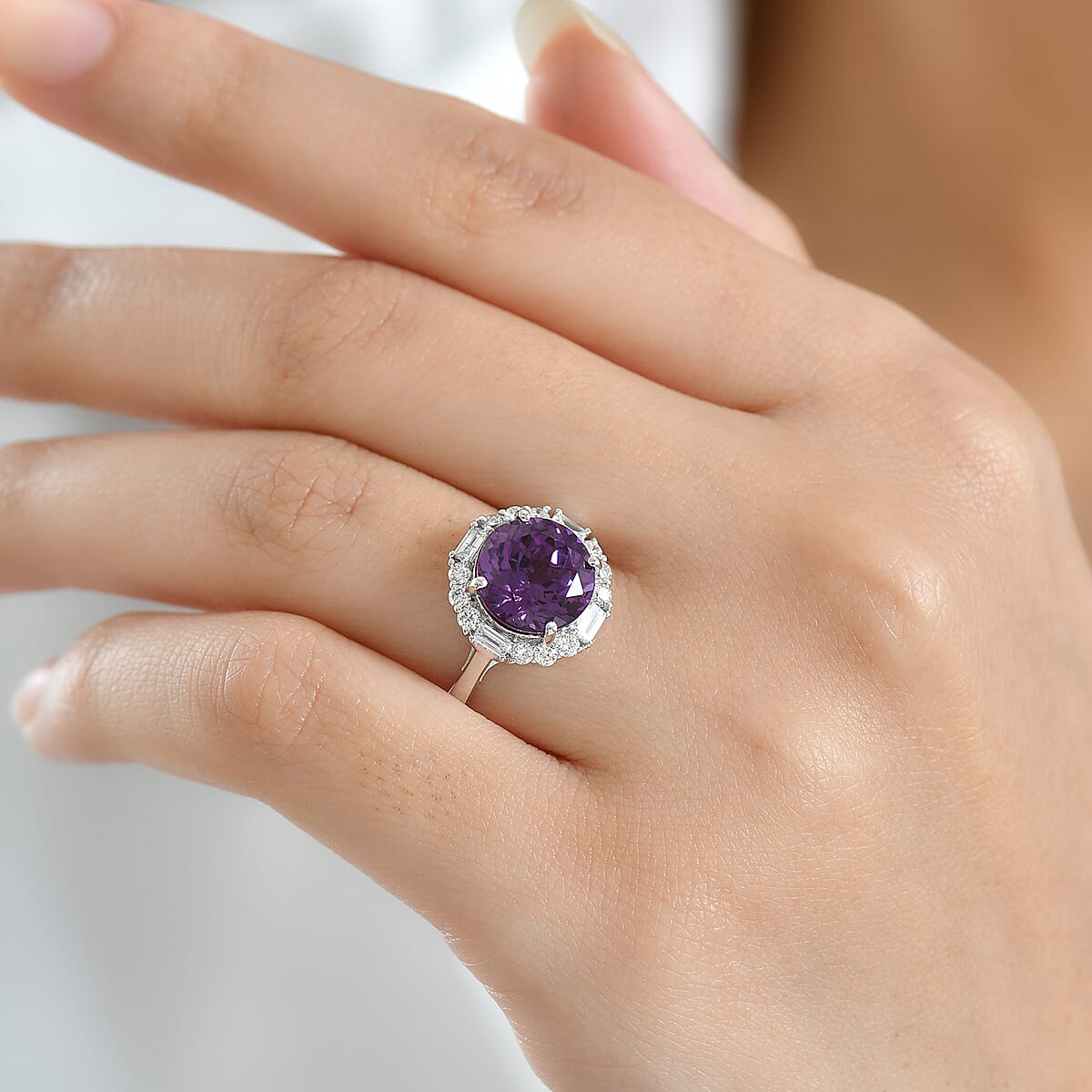  Certified & Appraised Luxuriant AAA Lab Grown Purple Sapphire and Diamond G-H SI 6.03 ctw Ring in 10K White Gold (Size 10.0) image number 2