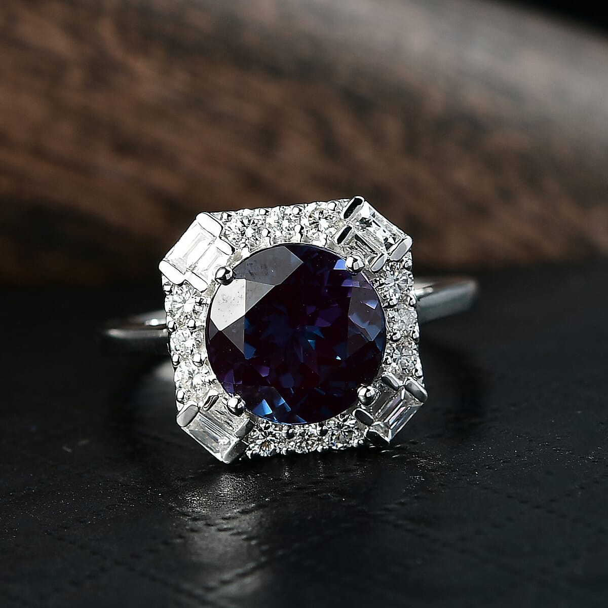 Doorbuster Certified & Appraised Luxuriant AAA Lab Grown Alexandrite and Diamond G-H SI 5.57 ctw Ring in 10K White Gold (Size 10.0) image number 1