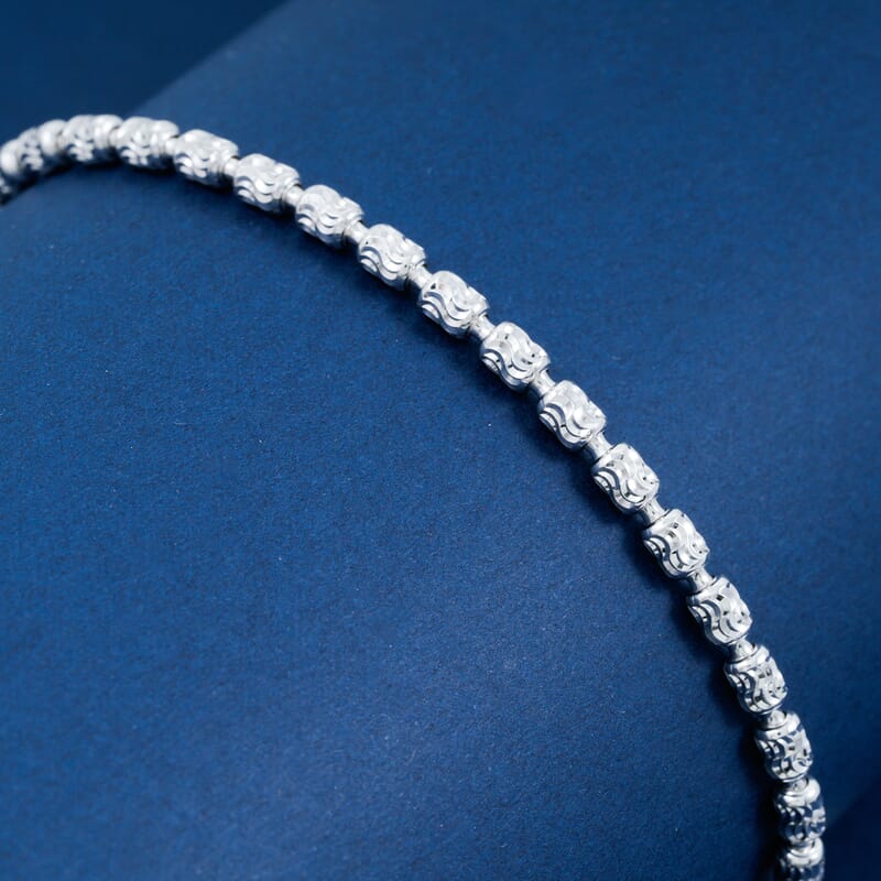 Italian Rhodium Over Sterling Silver Typhoon Bracelet (7.00 In) 5 Grams