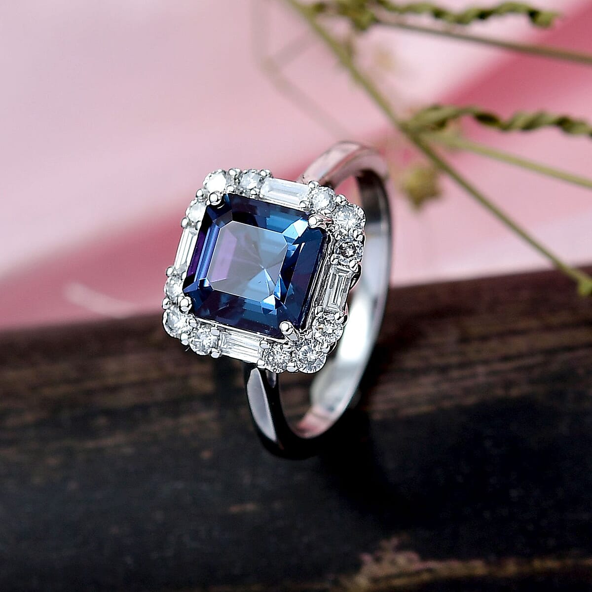 Doorbuster Certified & Appraised Luxuriant Asscher Cut AAA Lab Grown Alexandrite and Diamond G-H SI 3.56 ctw Ring in 10K White Gold (Size 10.0) image number 1