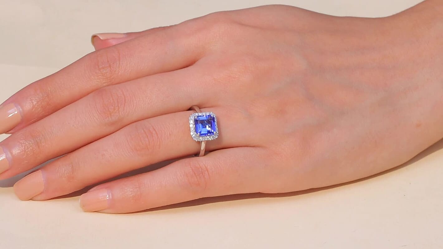 Certified & Appraised Rhapsody 950 Platinum AAAA Tanzanite, Diamond (E-F, VS) Ring (Size 6.0) (6 g) 2.30 ctw
