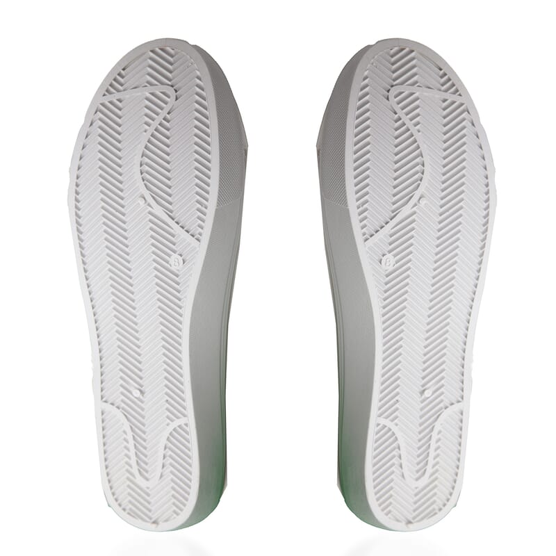 Closeout SOLE MATES White Snake Shoes (Size 6.0)