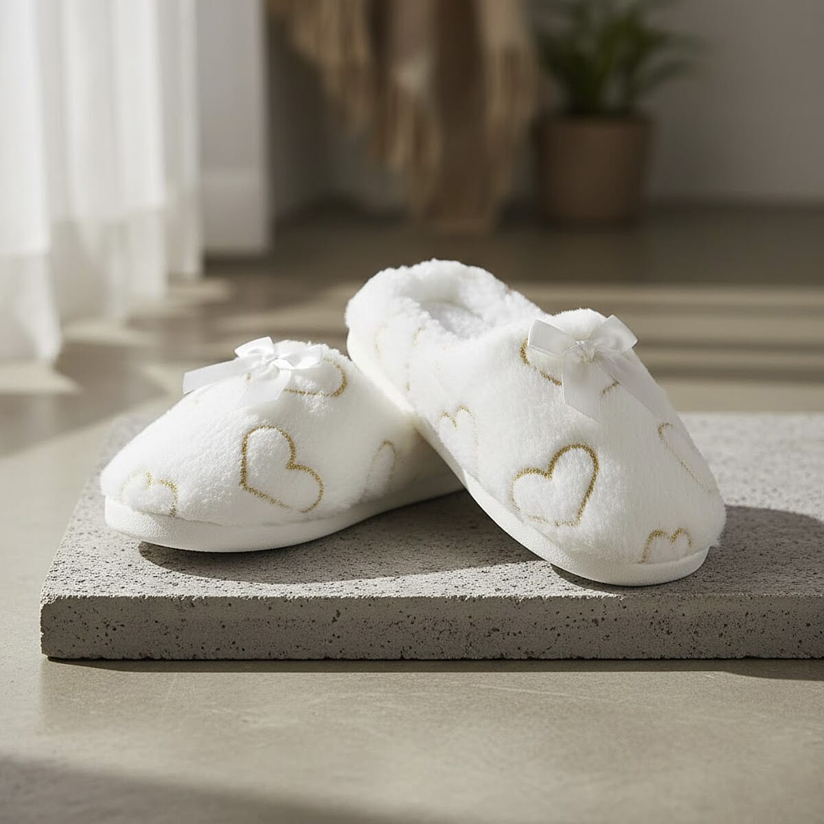 Mossimo White Heart Slippers with Grippers - S/M image number 1