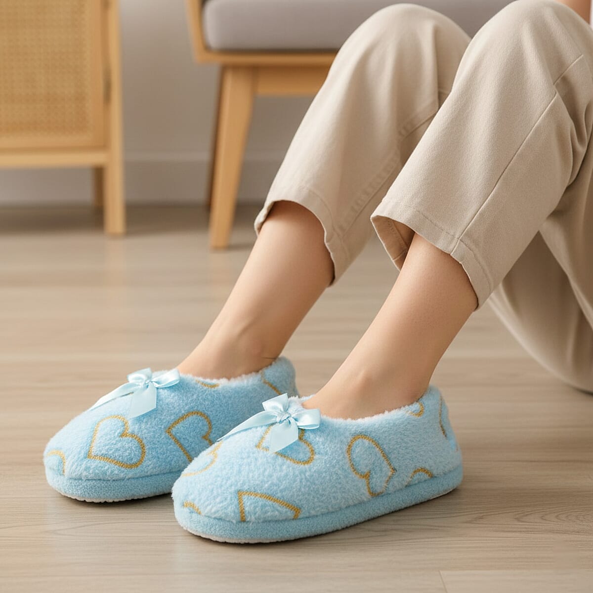 Mossimo Blue Heart Slippers with Grippers - S/M image number 2