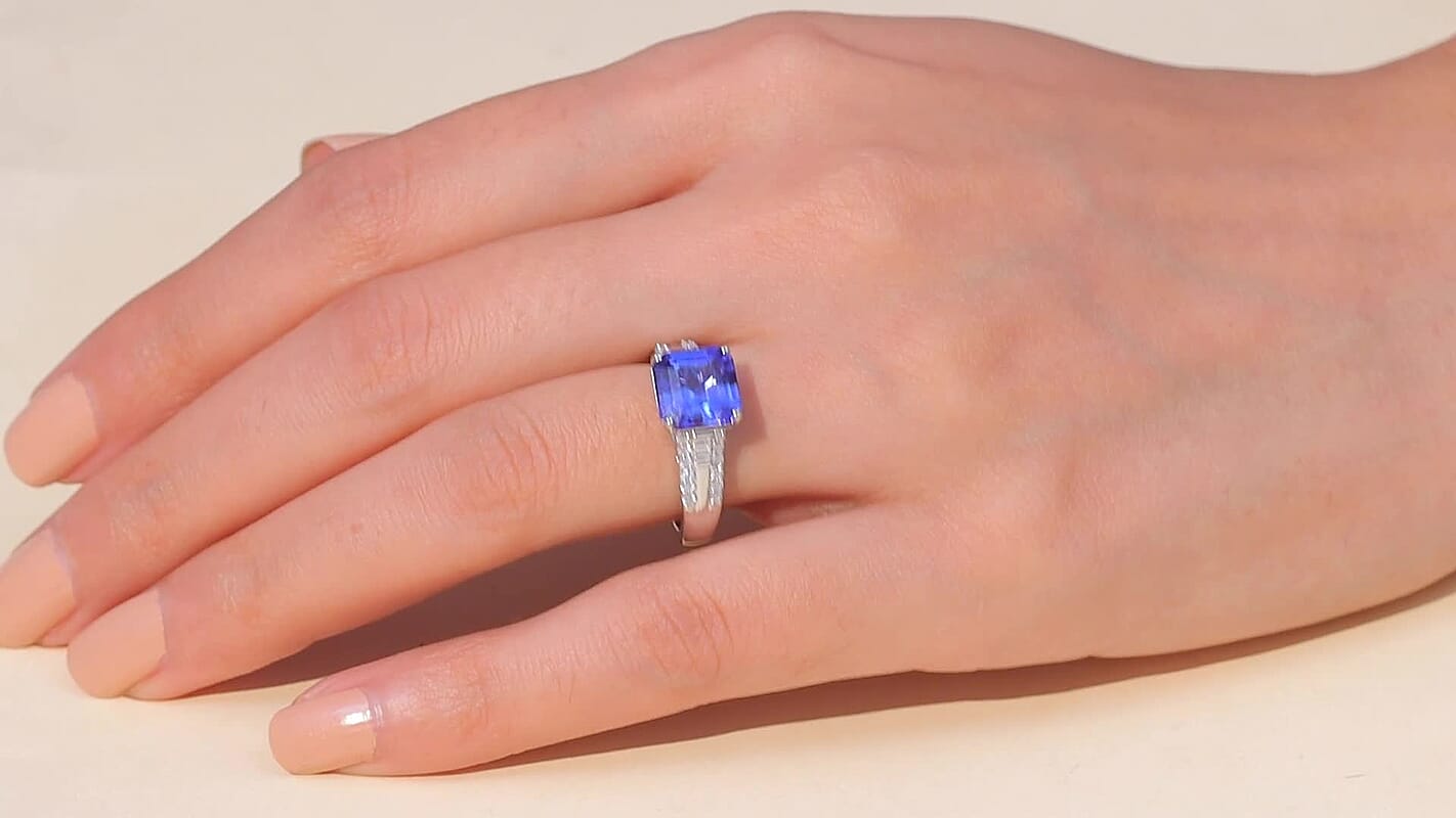 Certified & Appraised Rhapsody AAAA Tanzanite and E-F VS Diamond 4.07 ctw Ring in 950 Platinum 6.64 Grams