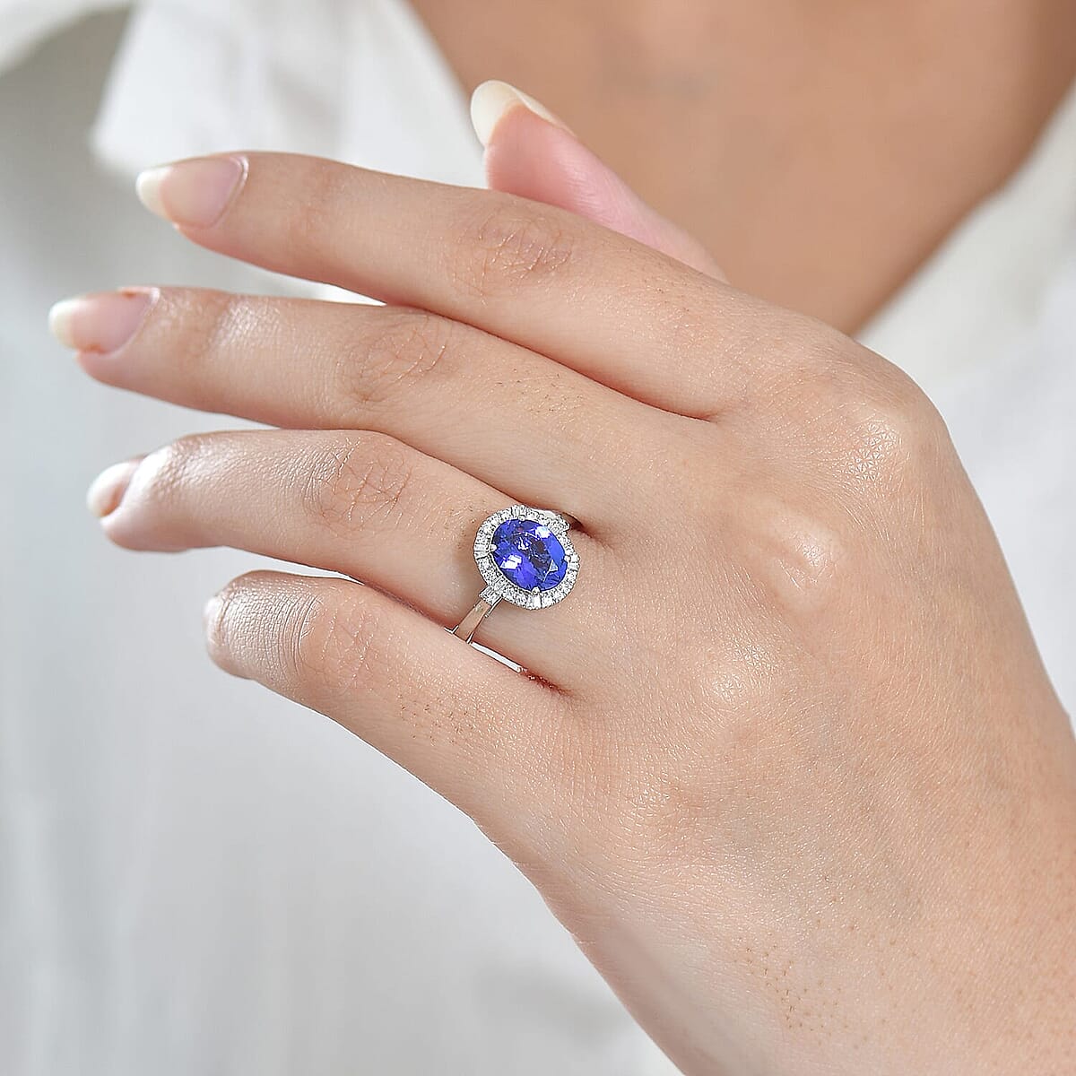 Certified & Appraised Rhapsody AAAA Tanzanite and E-F VS Diamond 3.00 ctw Ring in 950 Platinum (Size 5.0) 5.50 Grams image number 2