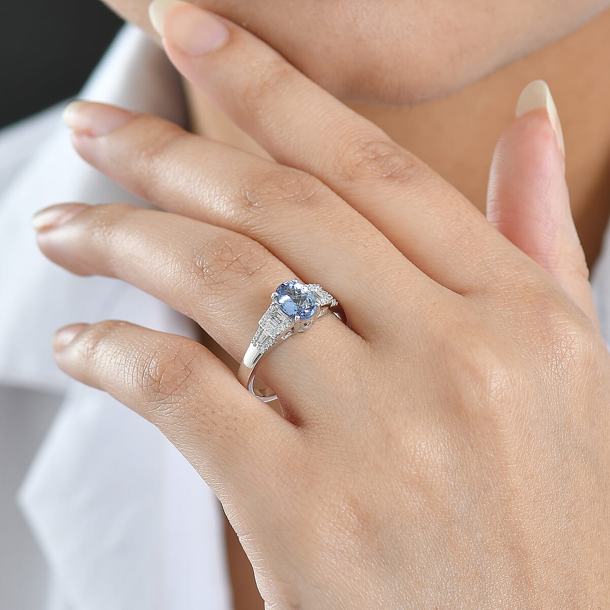 Doorbuster Luxoro AAA Peacock Tanzanite and Diamond I2 1.60 ctw Art Deco Ring in 10K White Gold (Size 7.0) image number 2