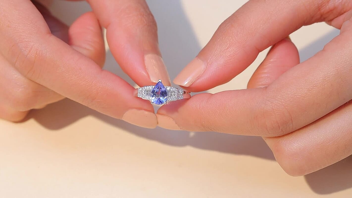 Luxoro 10K White Gold AAA Peacock Tanzanite, Diamond (I2) (0.16 cts) Ring (Size 10.0) 1.60 ctw