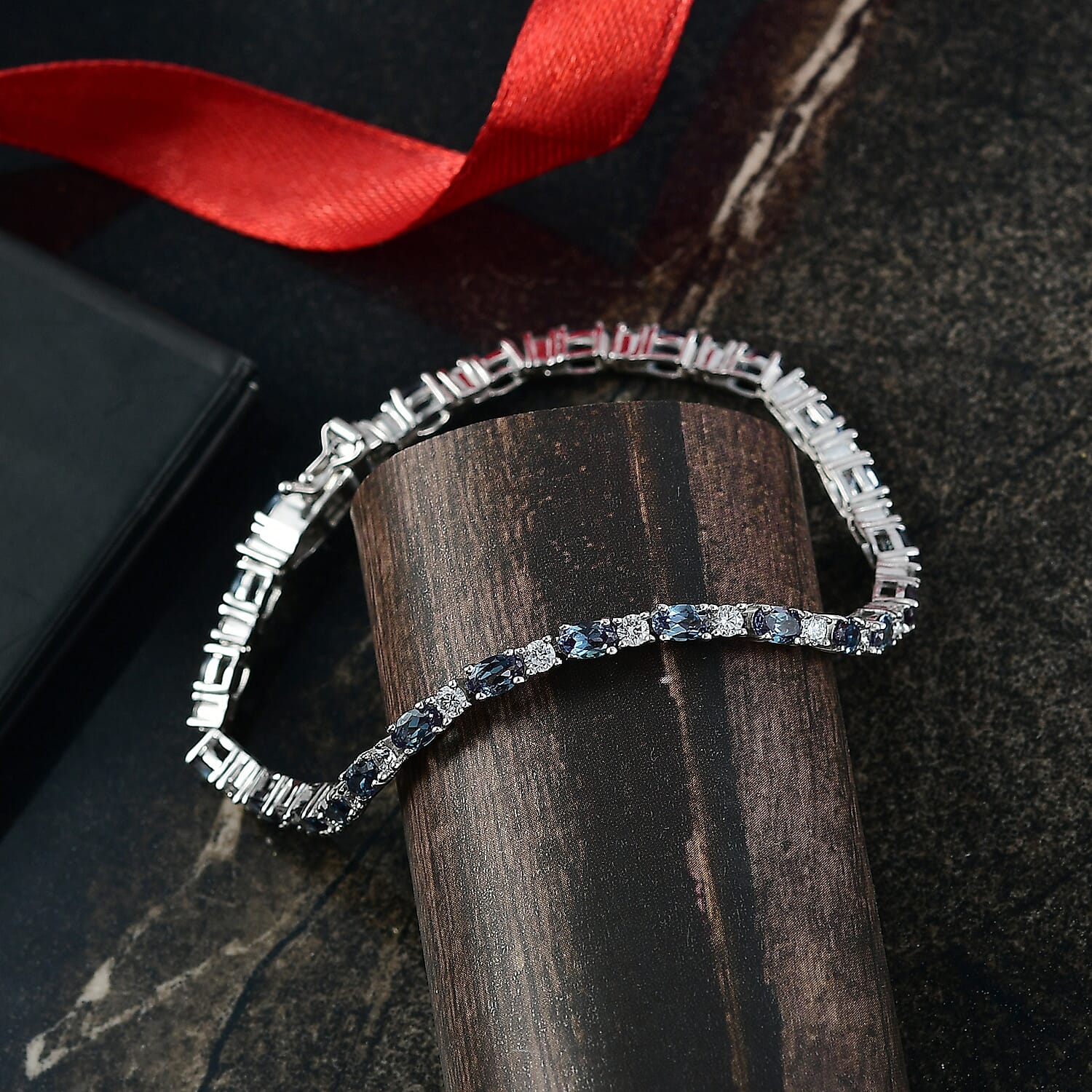Luxuriant AAA Lab Grown Alexandrite and Lab Grown Diamond G-H SI 10.50 ctw Bracelet in Rhodium Over Sterling Silver (7.50 In)