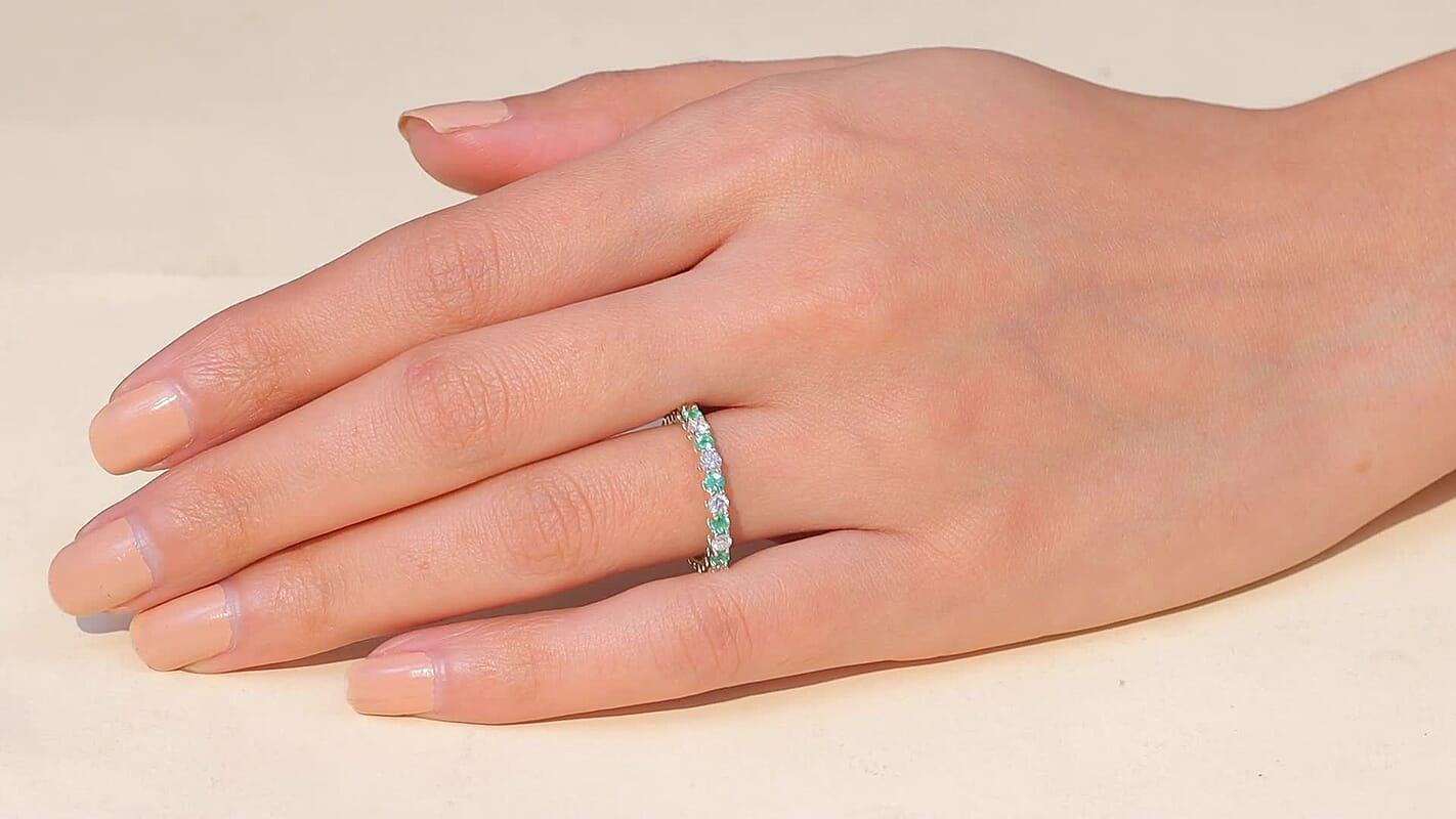 Certified & Appraised 10K Yellow Gold AAA Boyaca Colombian Emerald, Luxuriant Lab Grown Diamond (G-H, SI) Eternity Band Ring (Size 10.0) 1.54 ctw