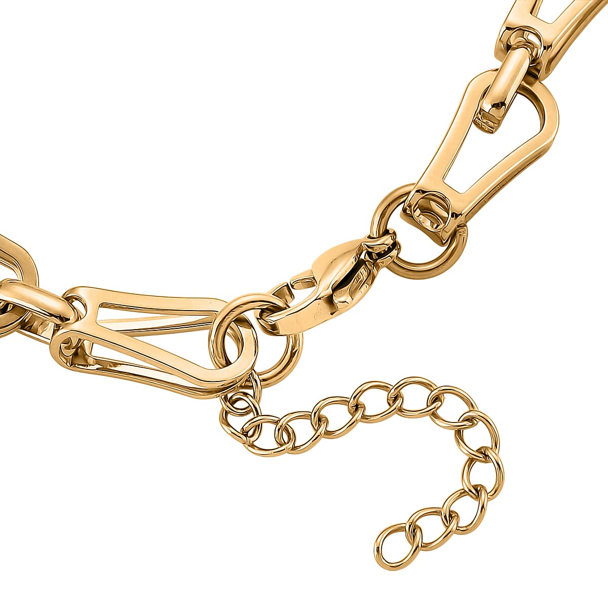 Interlocking Chain Bracelet in ION Plated YG Stainless Steel (7.50-9.0In) image number 4