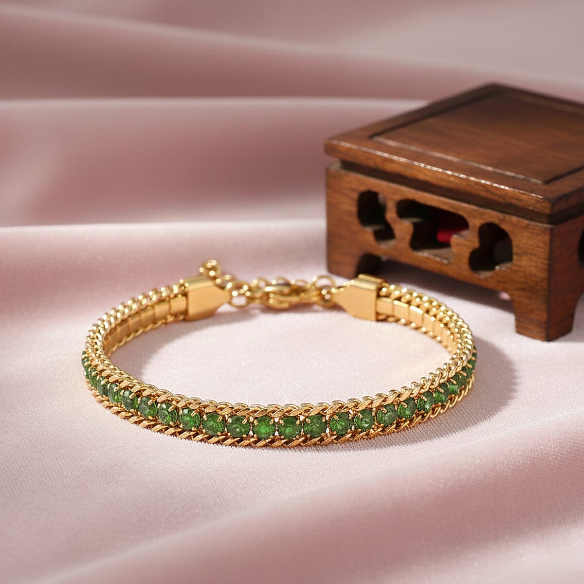 Green Austrian Crystal Bracelet in ION Plated YG Stainless Steel (7.50 In) image number 1