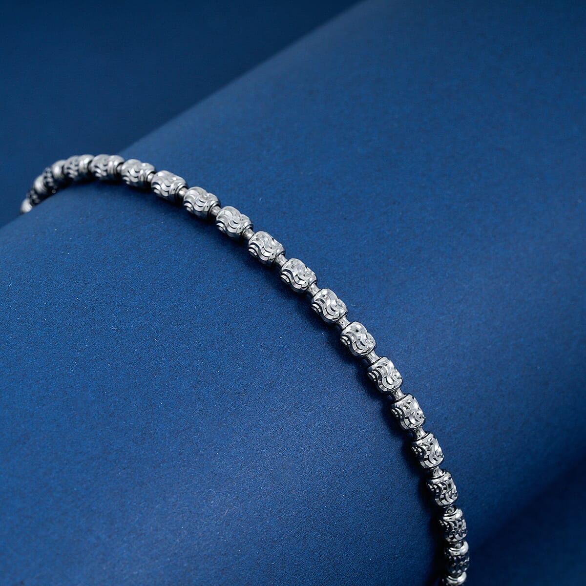 Italian Barrel Typhoon Bracelet in Black Rhodium Over Sterling Silver (7.00 In) 5.12 Grams image number 1