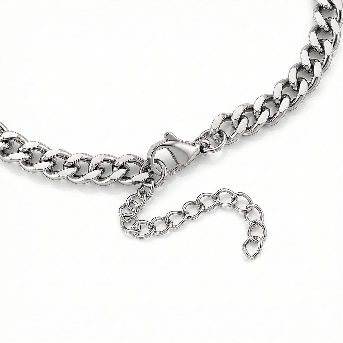 Hammered Cross Bracelet in ION Plated YG Stainless Steel (7.50-9.0In) image number 4