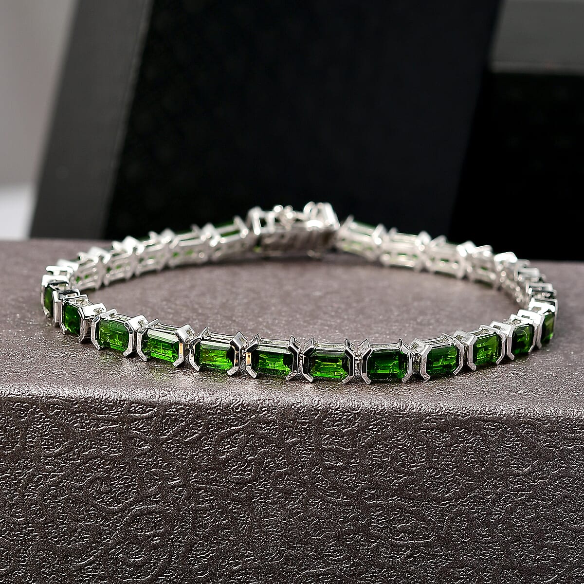 Doorbuster D'Joy Chrome Diopside 14.30 ctw Embers of Elegance Bracelet in Rhodium Over Sterling Silver (8.00 In) image number 1