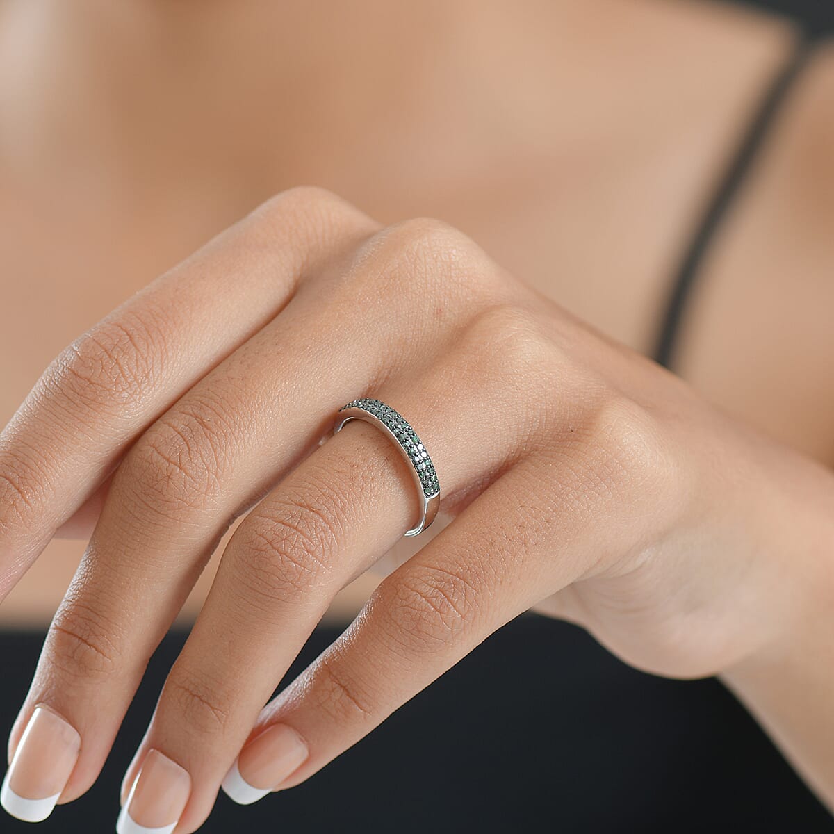  D'Joy Green Diamond 0.25 ctw Double Row Band Ring in Rhodium Over Sterling Silver (Size 6.0) image number 2