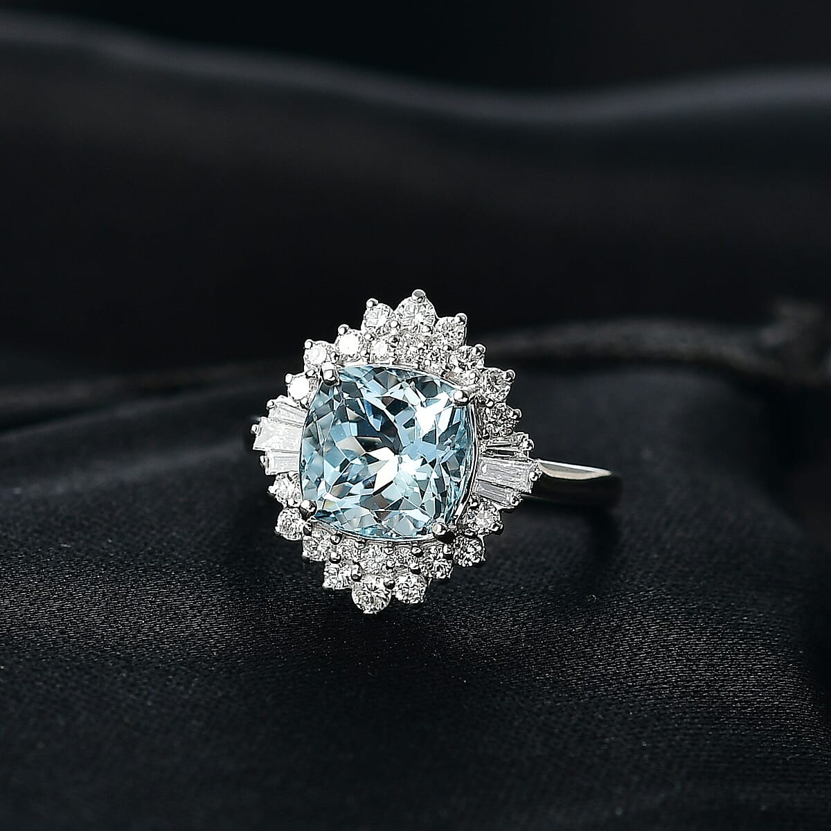 Doorbuster AAA Mangoro Aquamarine and Luxuriant Diamond G-H SI 3.27 ctw Ballerina Ring in 10K White Gold (Size 10.0) image number 0