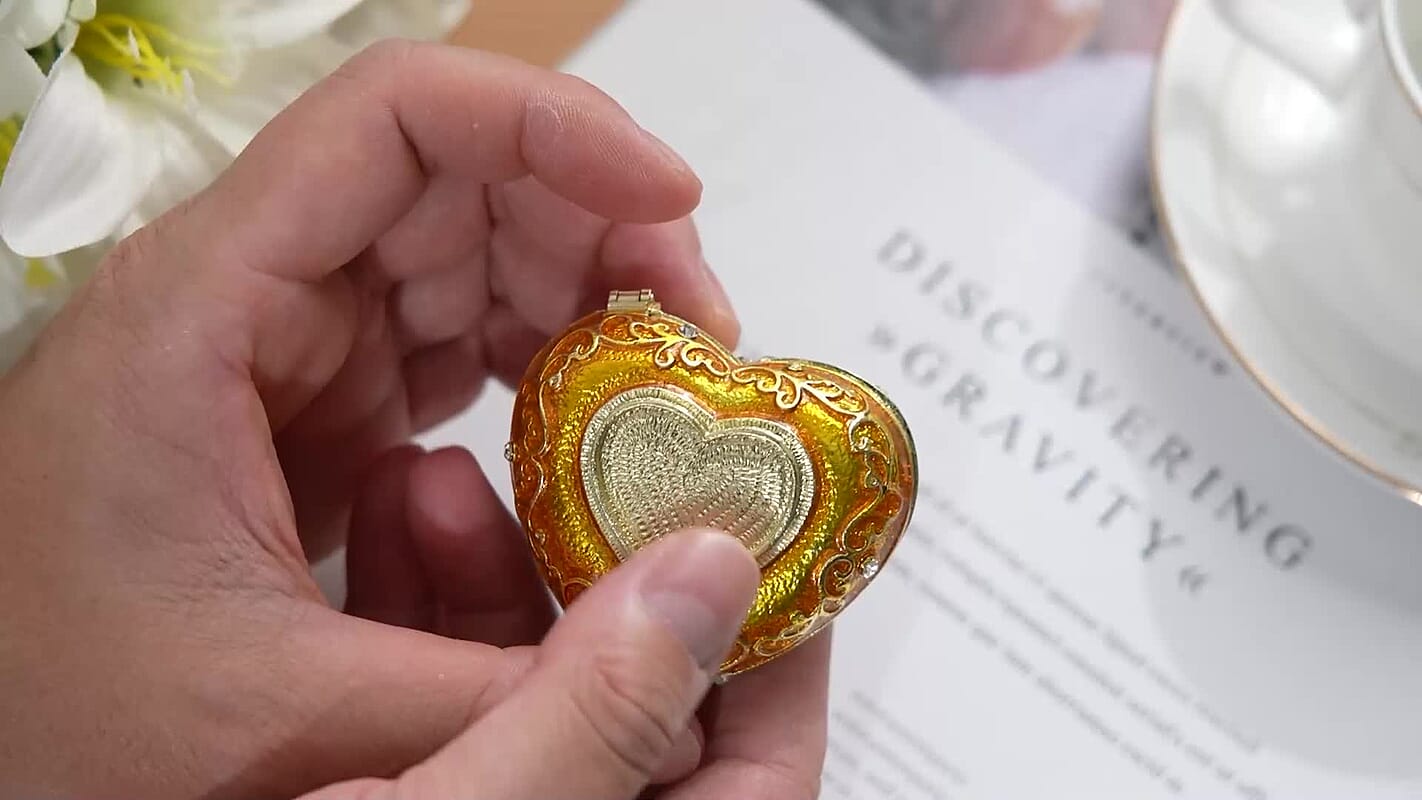 Livmore Yellow Hearted Design Trinket Box Hollowed-Out Patterns