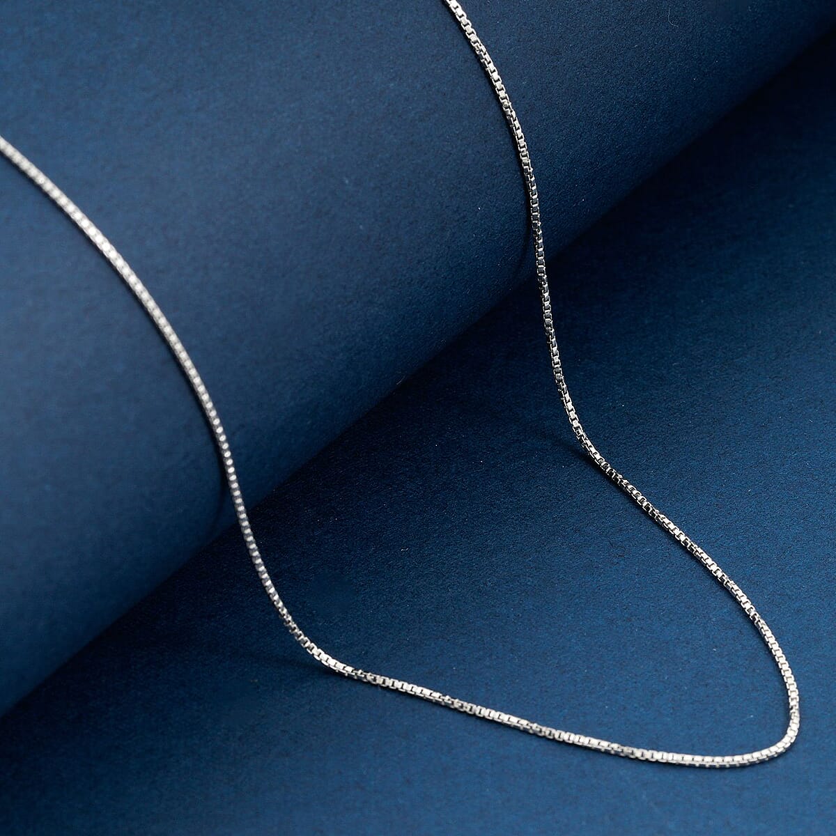 Italian 0.7mm Box Chain Necklace in Rhodium Over Sterling Silver 18 Inches 1.35 Grams image number 1