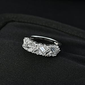 D'Joy White Topaz 1.50 ctw Ring in Platinum Over Sterling Silver (Size 5.0)