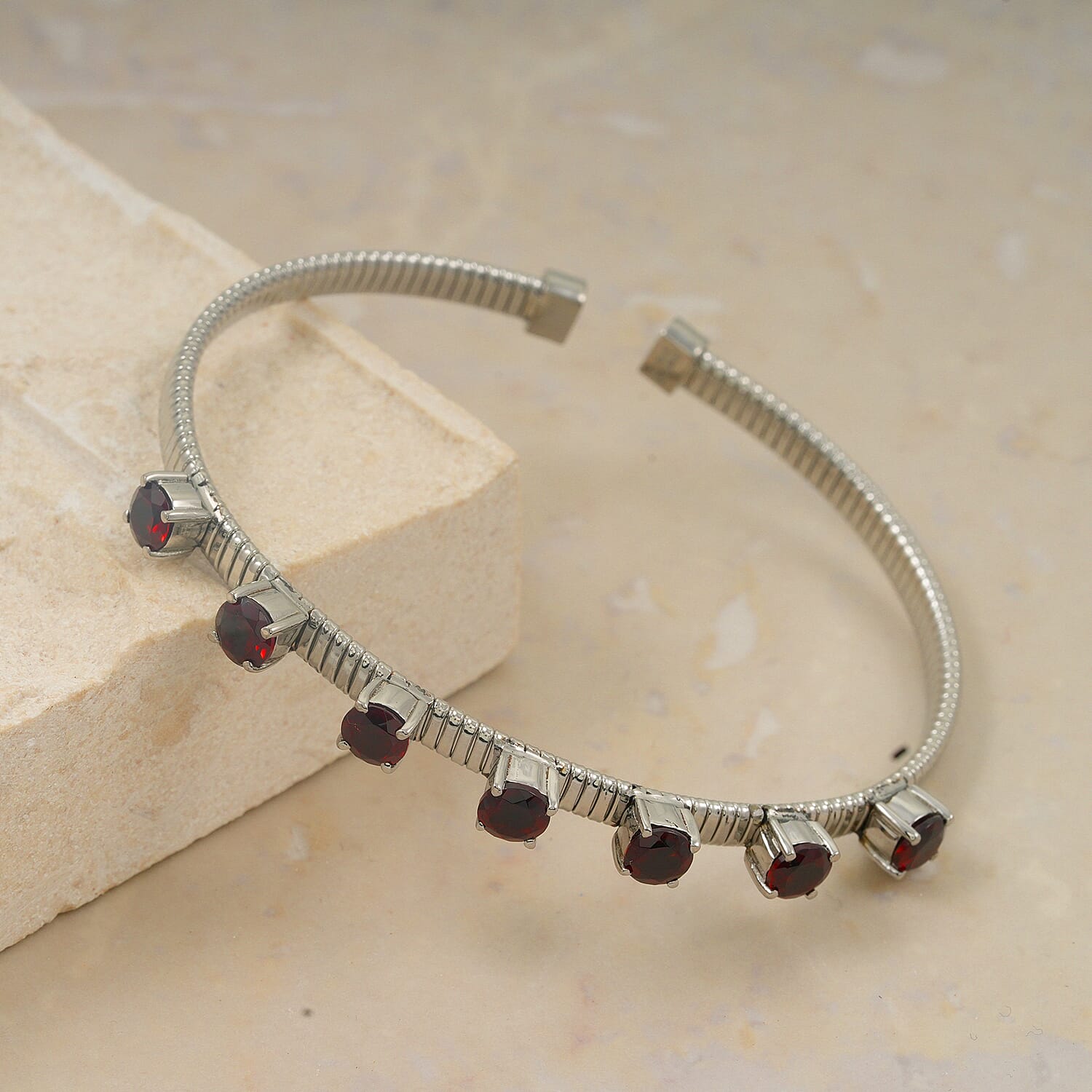 Mozambique Garnet - Product card gallery slide 2 (10178314043705)