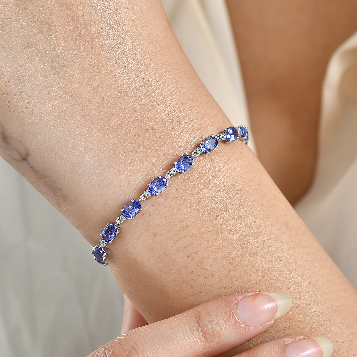 Luxoro AAA Tanzanite and Paraiba Tourmaline 7.90 ctw Ocean Royale Bracelet in 10K White Gold (6.50 In) image number 2