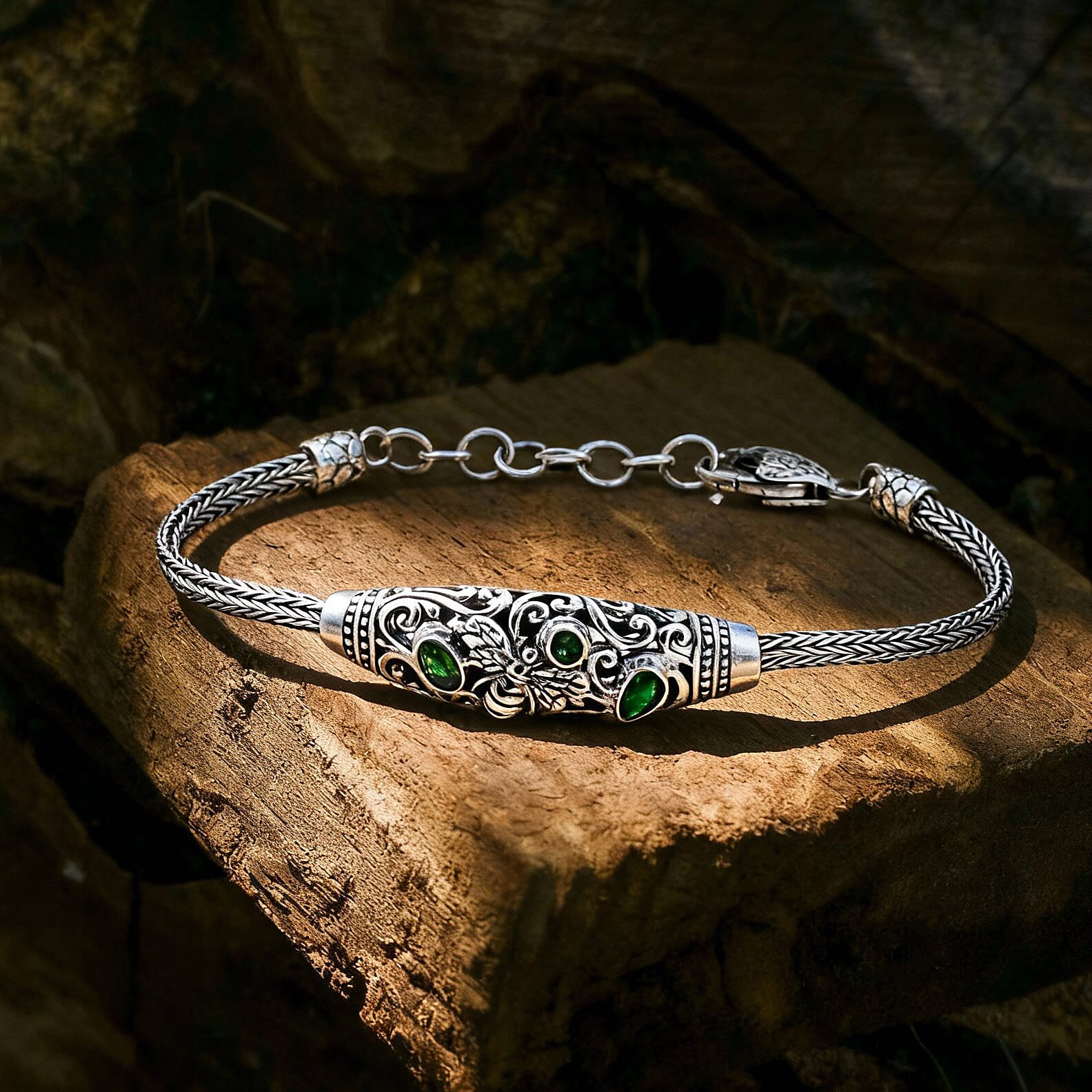 D'Joy Bali Legacy Chrome Diopside 0.60 ctw Bee Bracelet in Sterling Silver (6.50-8.0In)