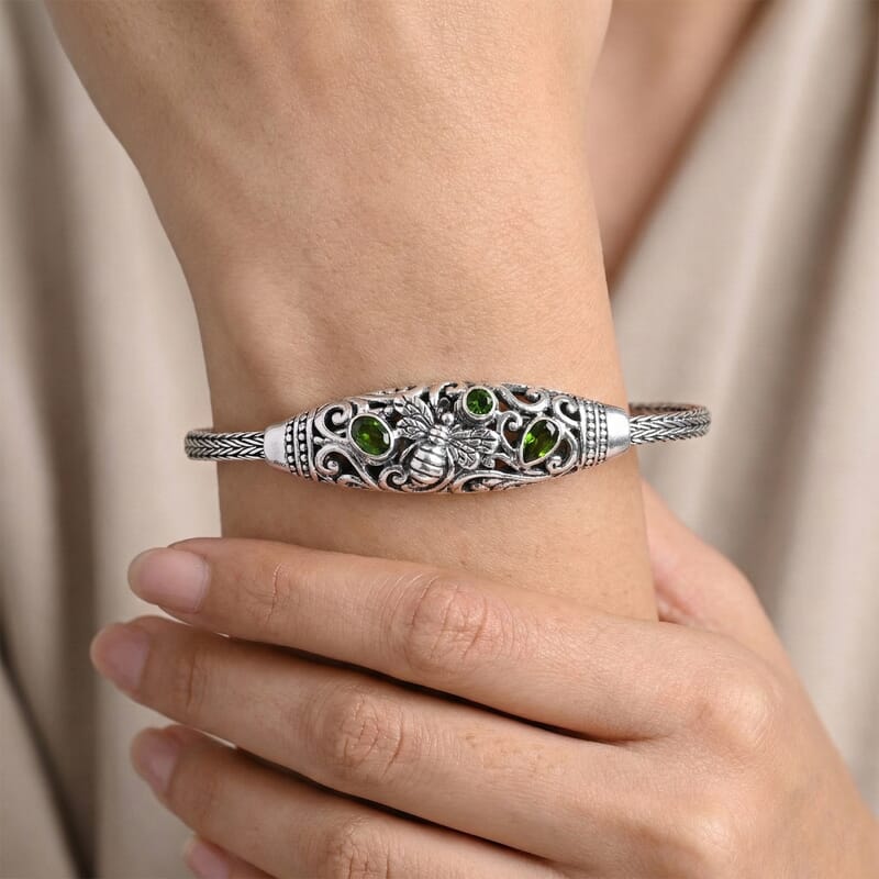 D'Joy Bali Legacy Chrome Diopside 0.60 ctw Bee Bracelet in Sterling Silver (6.50-8.0In)