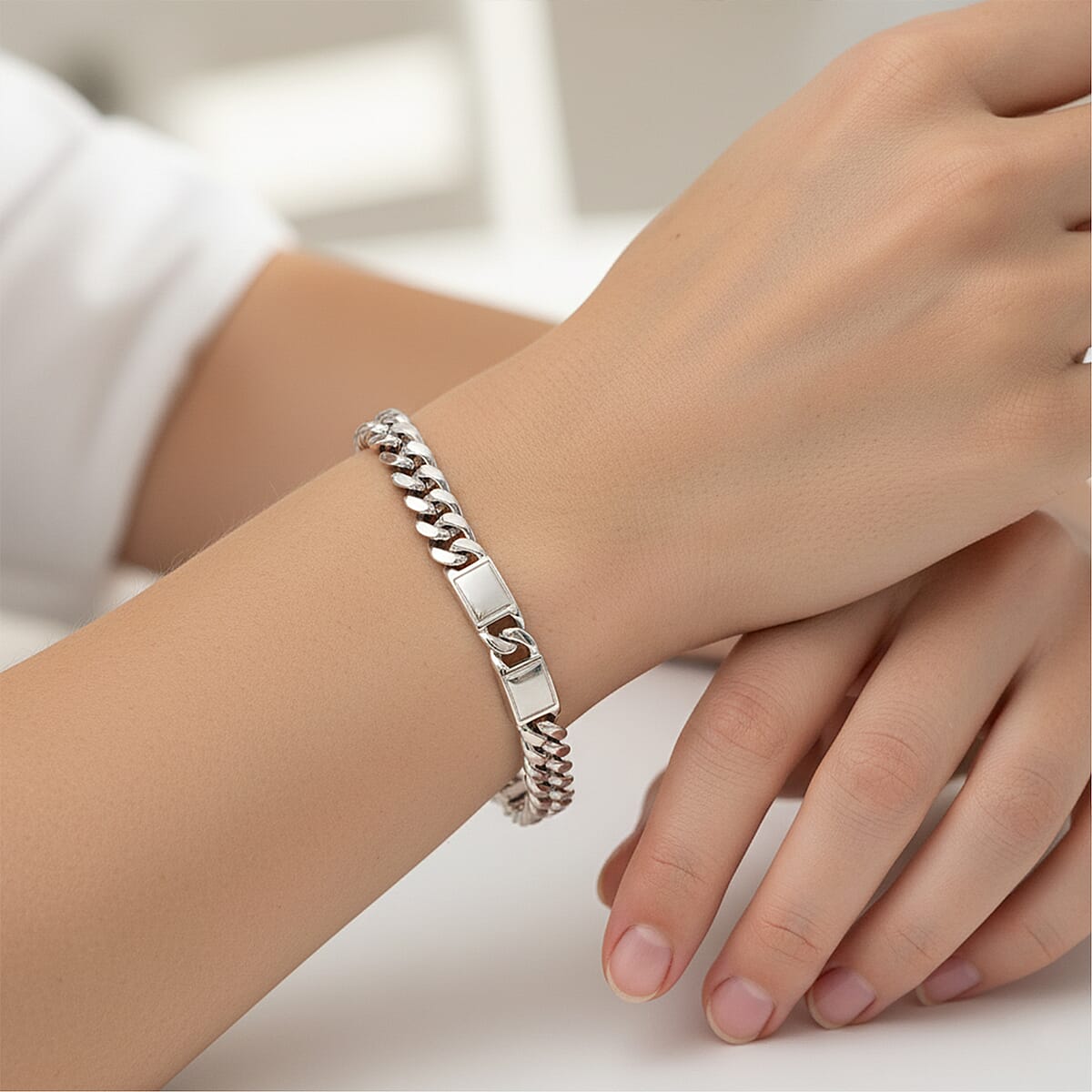 Italian Miami Cuban Chain Bracelet in Rhodium Over Sterling Silver (8.50 In) 44.30 Grams image number 2