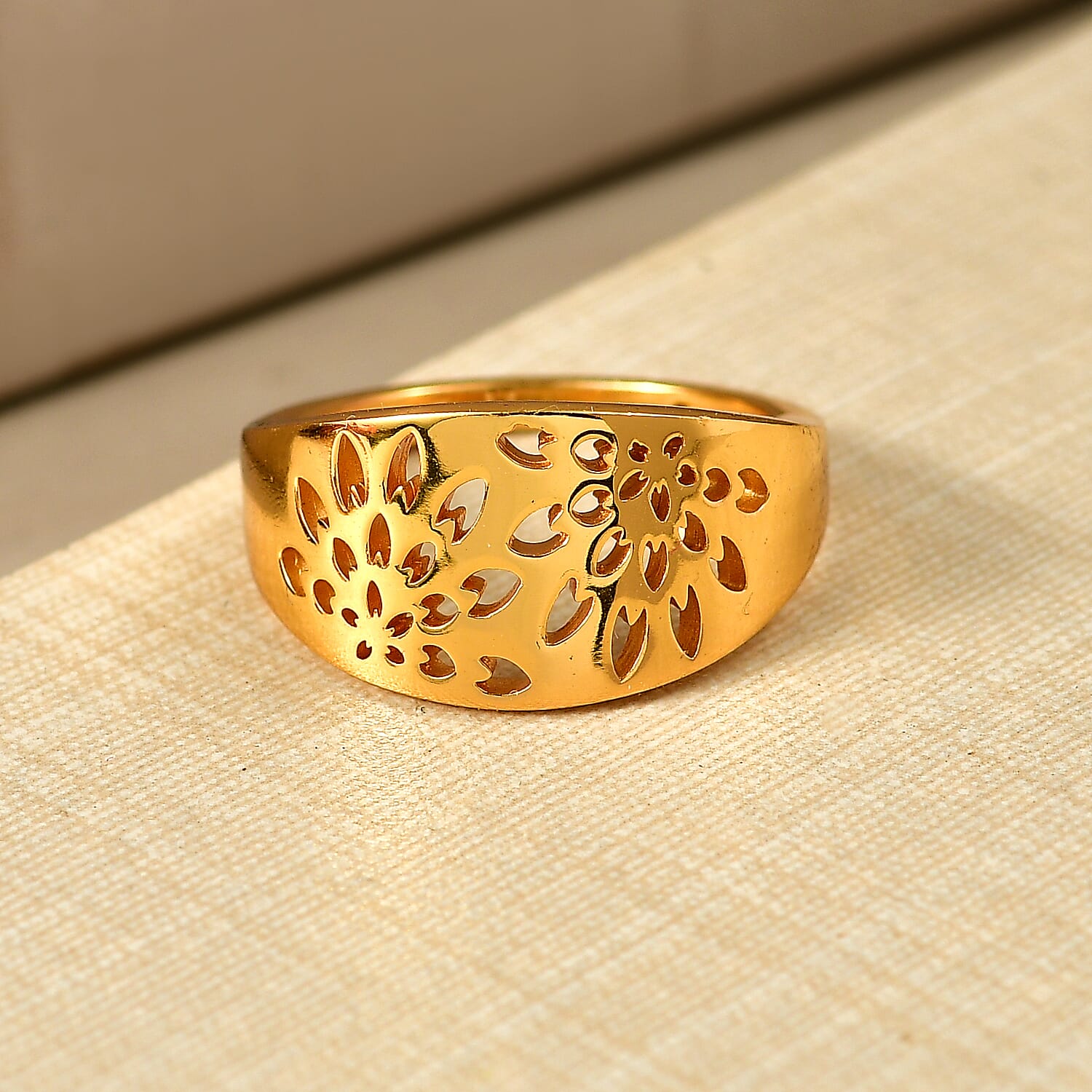 EverTrue Bronzella Collection Bloom Cutwork Band Ring in 18K Yellow Gold Plated Bronze (Size 6.0)