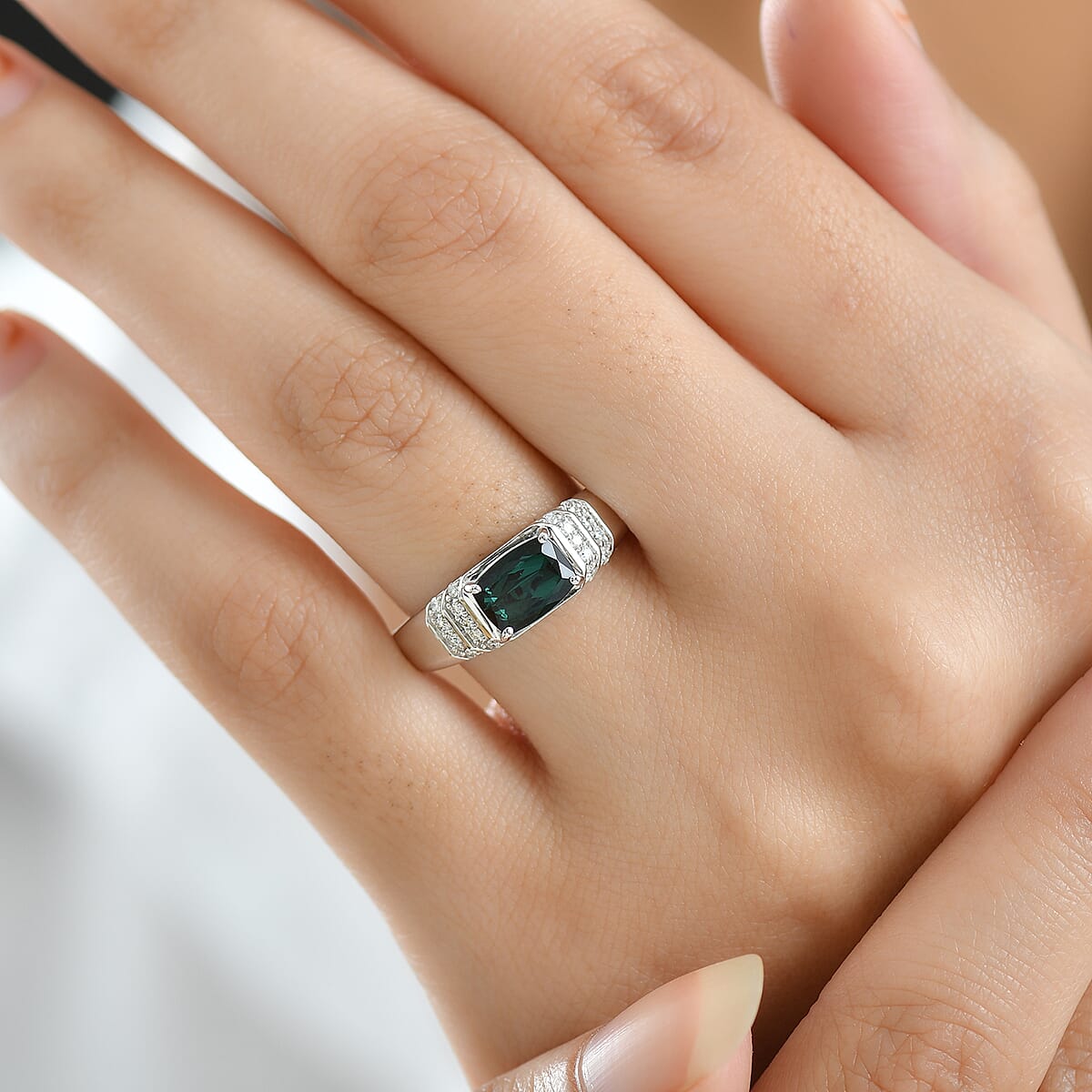 Doorbuster Certified & Appraised Luxoro AAA Monte Belo Indicolite and I2 Diamond 1.50 ctw Men's Ring in 10K White Gold (Size 8.0) 4.25 Grams image number 2