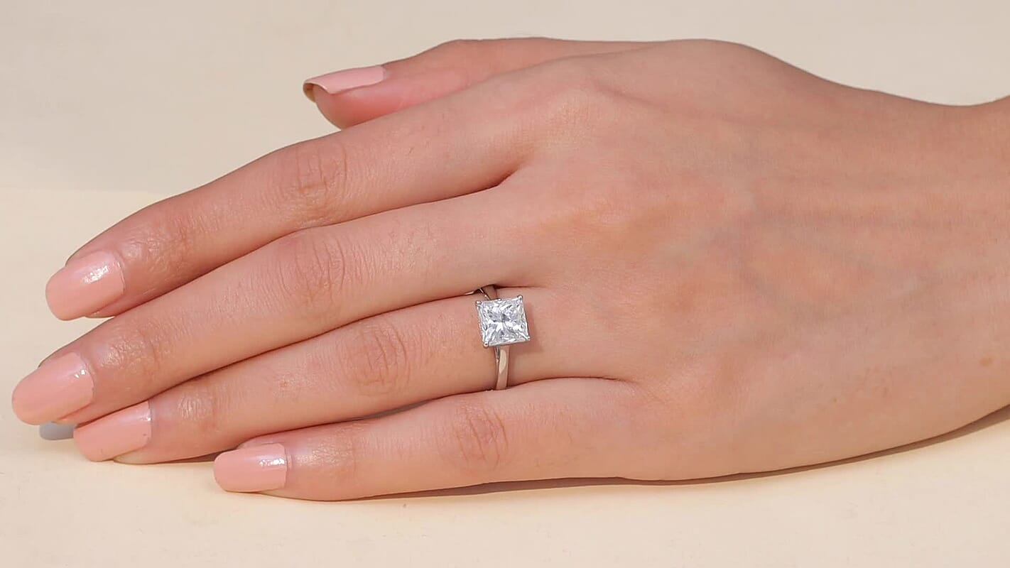 IGI Certified 950 Palladium Princess Cut Luxuriant Lab Grown Diamond (E-F, VS) Solitaire Ring (Size 6.0) 3.00 ctw