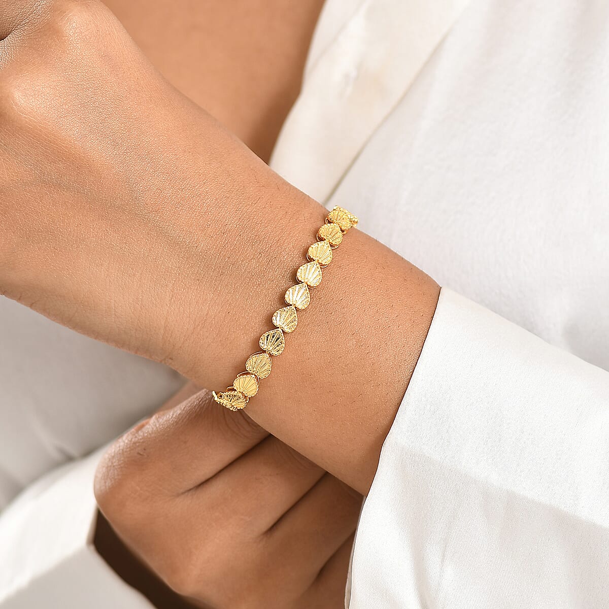 EverTrue Bronzella Collection Milano Shell Luxe Bracelet in 18K Yellow Gold Plated Bronze (7.25 In) image number 2