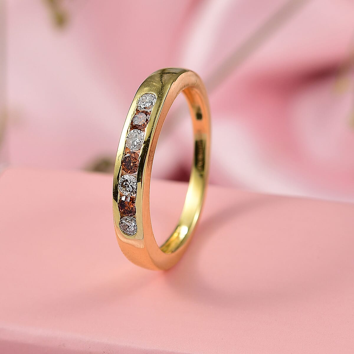 Luxuriant Lab Grown Red Diamond (IR) and Lab Grown Diamond 0.33 ctw Fire & Frost Band Ring in 18K Vermeil Yellow Gold Over Sterling Silver (Size 6.0) image number 1