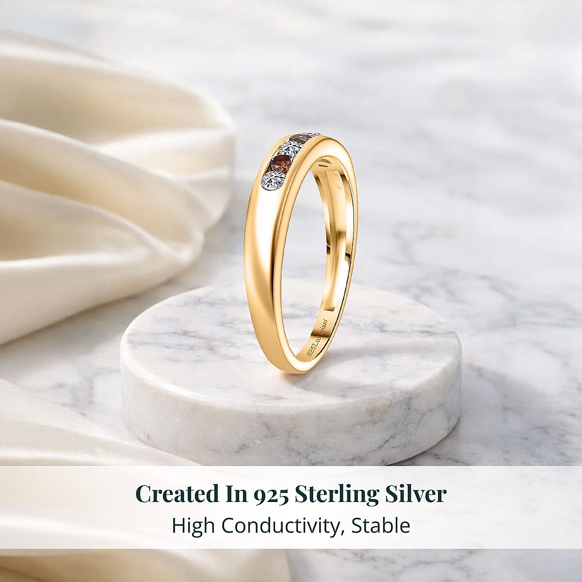 Luxuriant Lab Grown Red Diamond (IR) and Lab Grown Diamond 0.33 ctw Fire & Frost Band Ring in 18K Vermeil Yellow Gold Over Sterling Silver (Size 7.0) image number 2