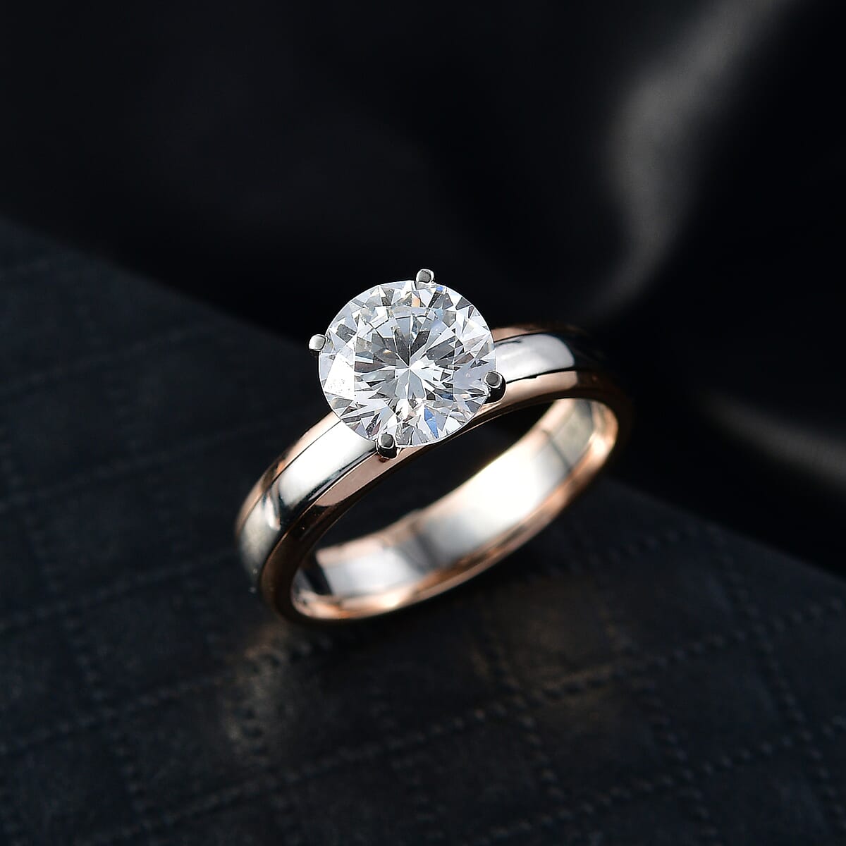 Luxuriant Lab Grown Diamond E-F VS 2.00 ctw Ring in 10K Yellow Gold and 950 Platinum (Size 7.0) 5.80 Grams image number 1