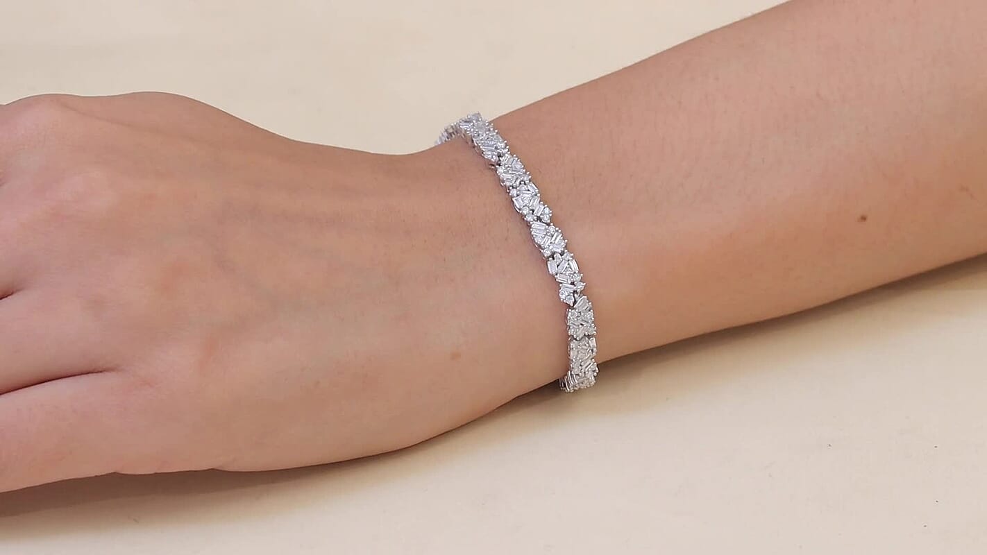 Luxuriant Lab Grown Diamond (G-H, SI) Deco Weave Bracelet in Rhodium Over Sterling Silver (6.50 In) 4.00 ctw