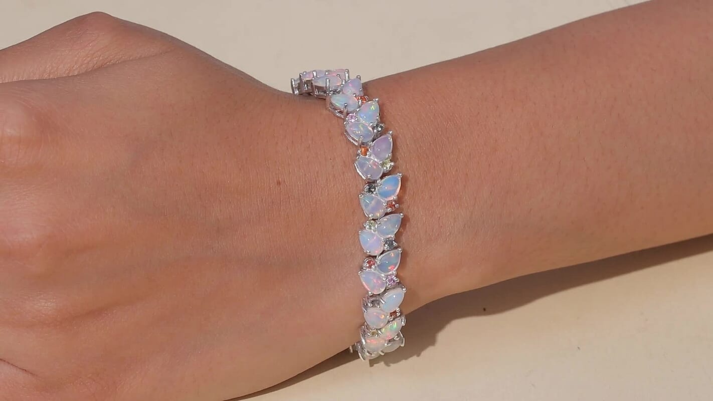 D'Joy Premium Ethiopian Welo Opal, Kagem Zambian Emerald Bracelet in Rhodium Over Sterling Silver (7.25 In) 13.35 ctw