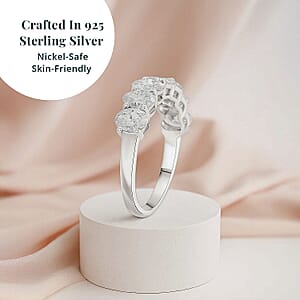 Luxuriant Lab Grown Diamond G-H VS 2.25 ctw Ring in Sterling Silver (Size 7.0) 