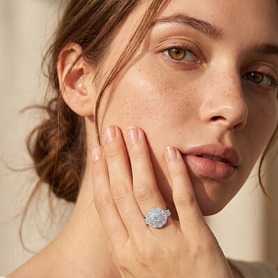Luxuriant Lab Grown Diamond G-H SI 2.50 ctw Blossom Glow Ring in Rhodium Over Sterling Silver (Size 7.0)