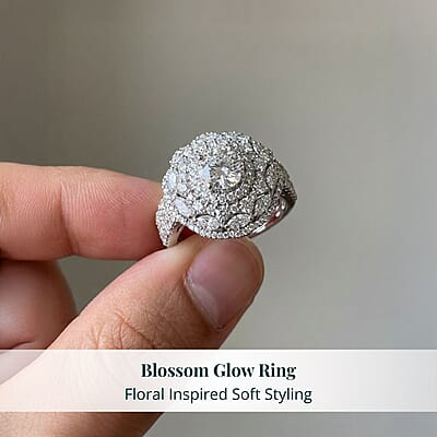 Luxuriant Lab Grown Diamond G-H SI 2.50 ctw Blossom Glow Ring in Rhodium Over Sterling Silver (Size 7.0)