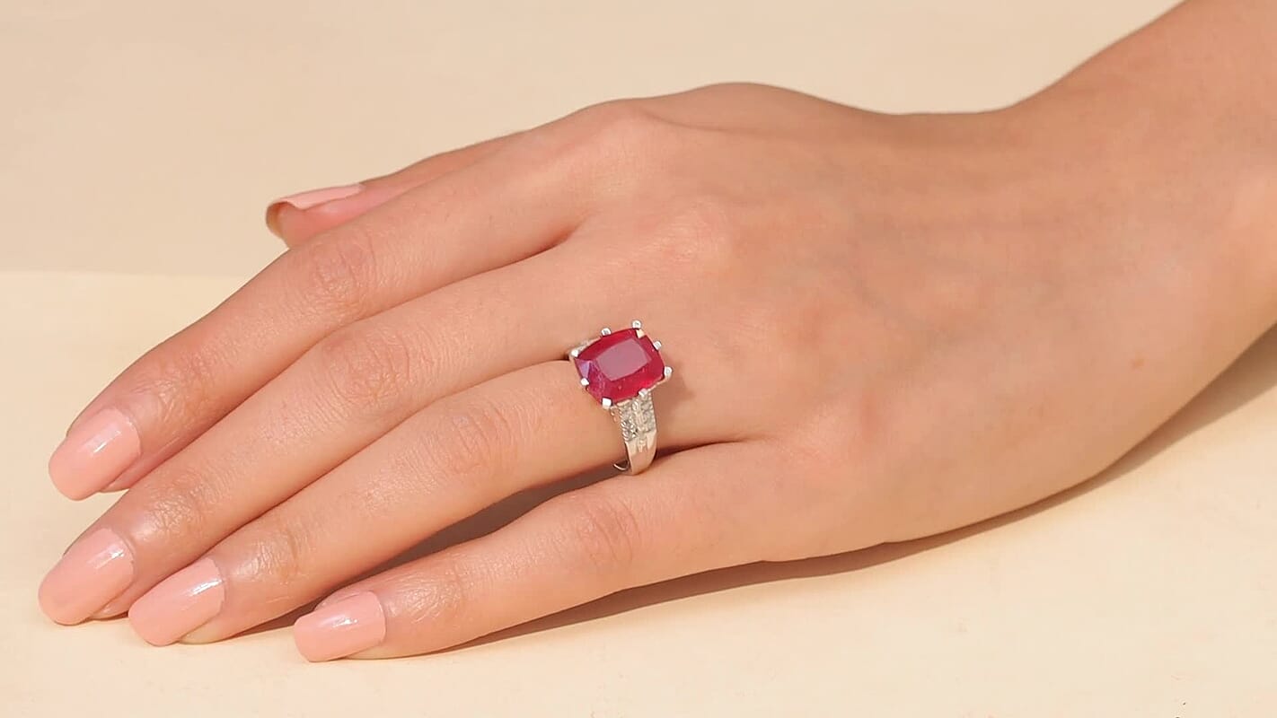 D'Joy Niassa Ruby (FF), Moissanite Ring in Rhodium Over Sterling Silver (Size 7.0) 7.90 ctw