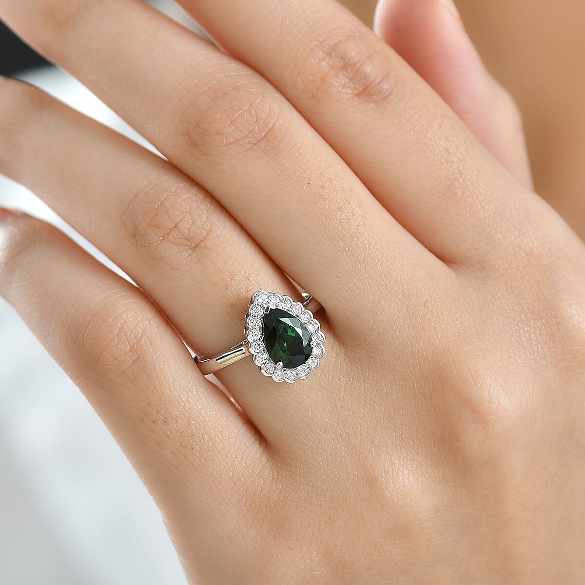 Doorbuster Certified & Appraised Rhapsody AAAA Pirineu Lagoon Tourmaline and E-F VS Diamond 1.50 ctw Ring in 950 Platinum (Size 6.0) 6.22 Grams image number 2