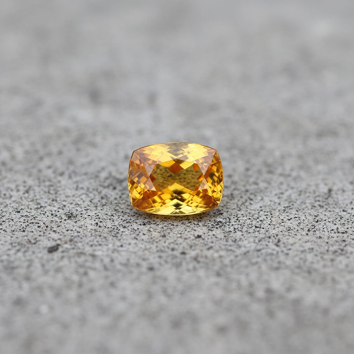 AAAA Sava Sphene (Cush 9x7 mm) 2.00 ctw image number 1