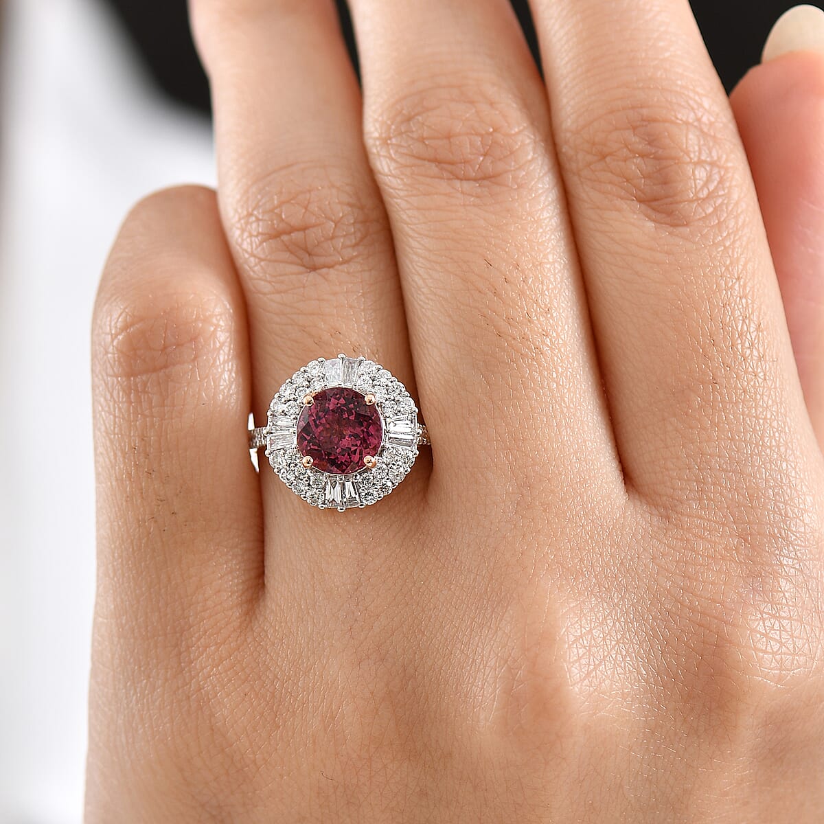 Certified & Appraised 10K Rose Gold AAA Tanzanian Raspberry Garnet, Luxuriant Diamond (G-H, SI) (0.88 cts) Ring (Size 10.0) 3.50 ctw image number 1