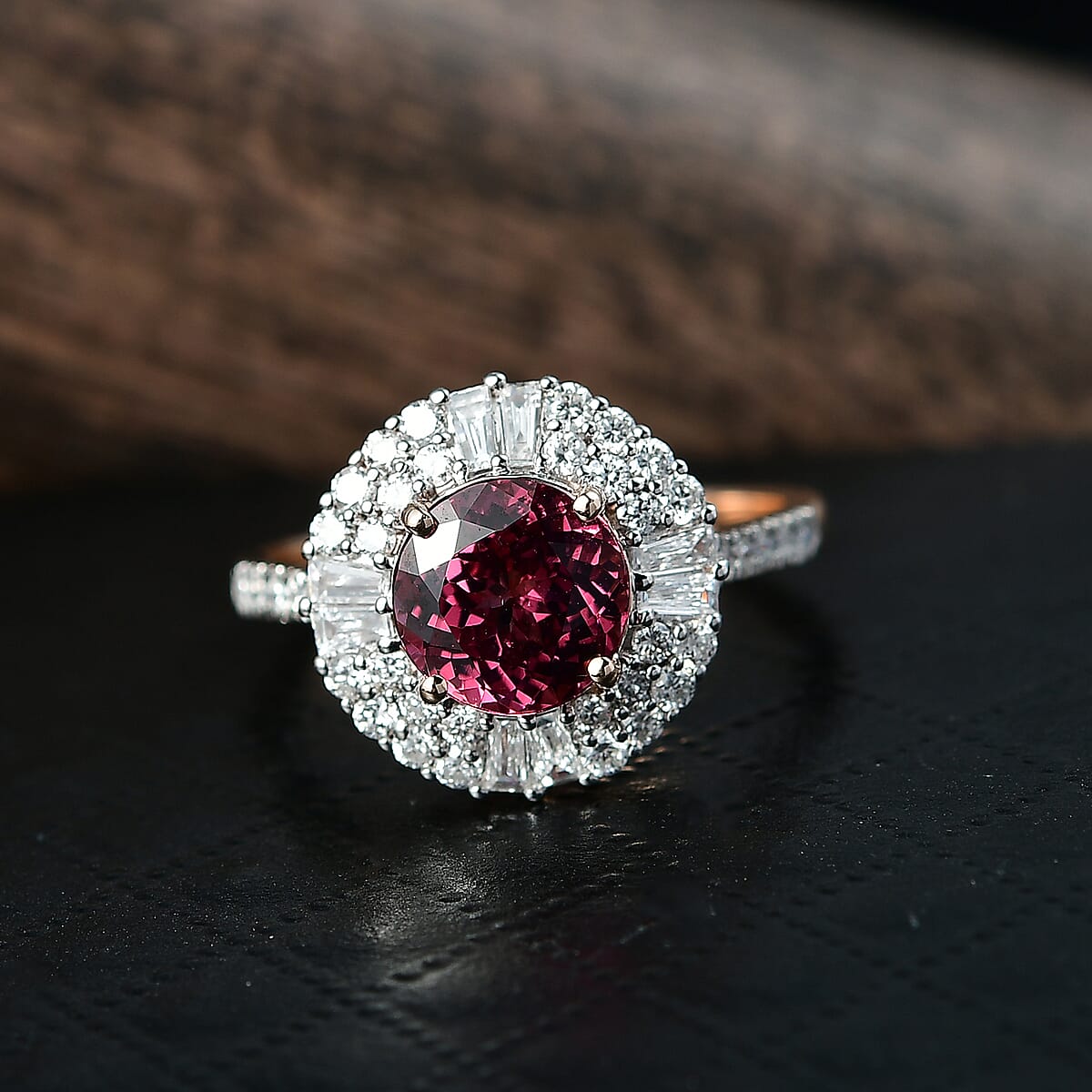 Doorbuster Certified & Appraised AAA Tanzanian Raspberry Garnet and Luxuriant Diamond G-H SI 3.50 ctw Ring in 10K Rose Gold (Size 8.0) image number 1