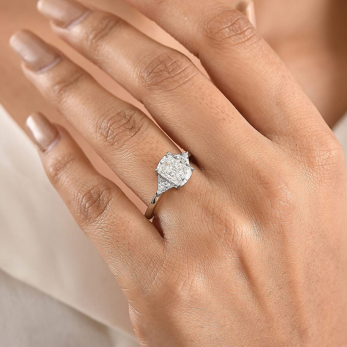 Luxuriant Lab Grown Diamond E-F VS 2.50 ctw Ring in 950 Platinum (Size 10.0) 4.26 Grams image number 2